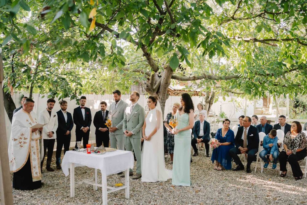 Ceremonia în aer liber cu decor elegant, The Wedding House, fotograf București