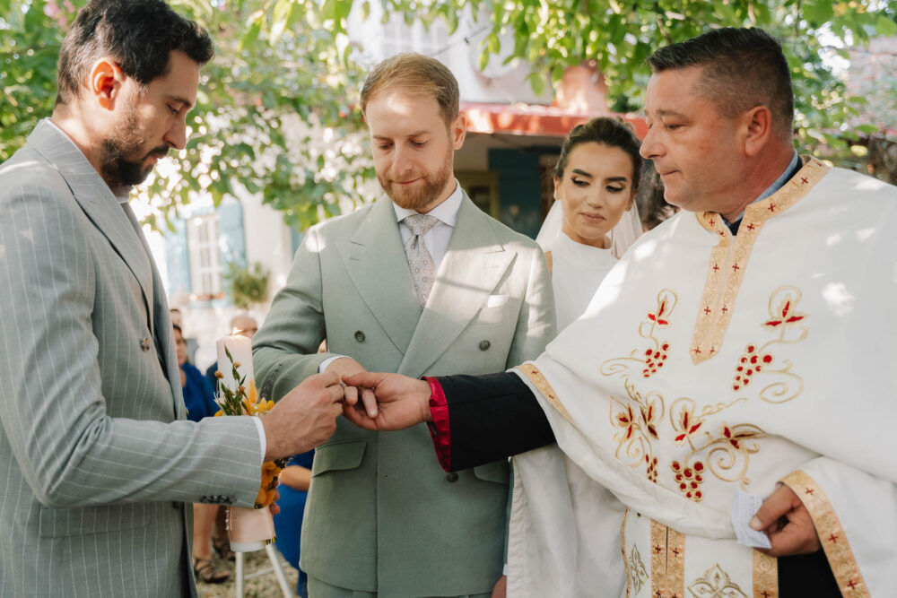 Ceremonia în aer liber cu decor elegant, The Wedding House, fotograf București