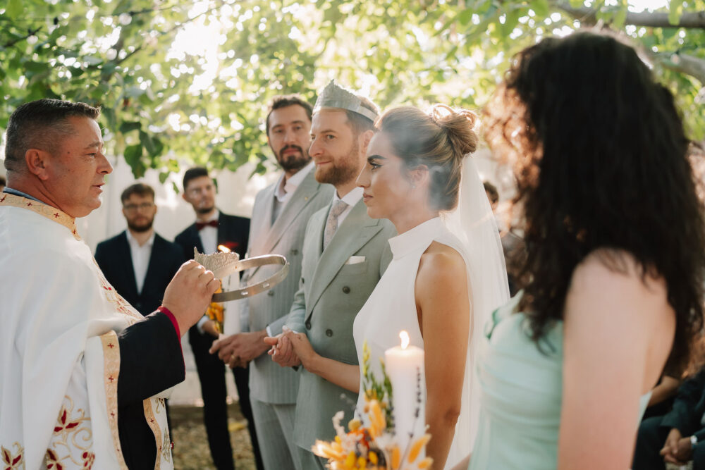 Ceremonia în aer liber cu decor elegant, The Wedding House, fotograf București