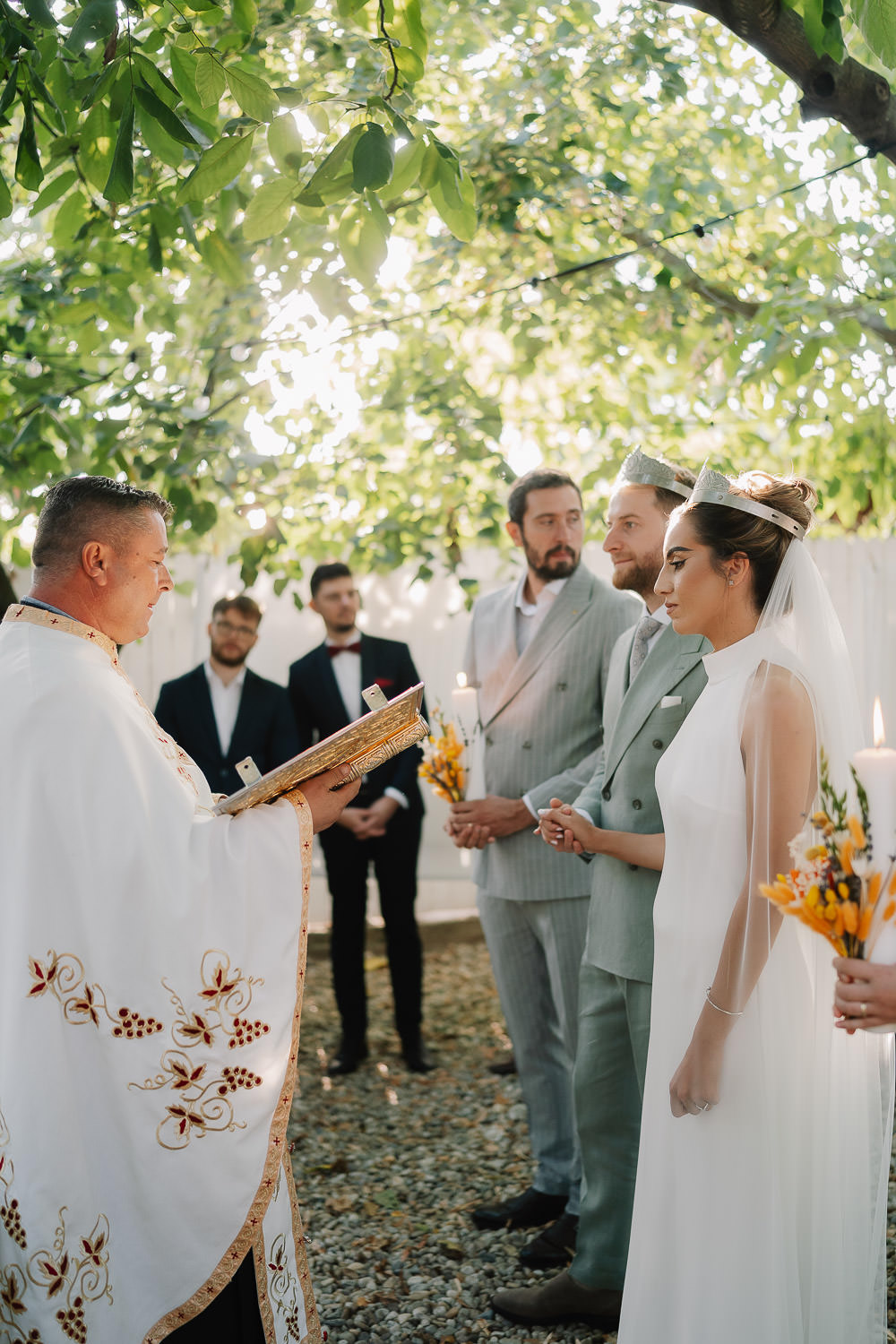 Ceremonia în aer liber cu decor elegant, The Wedding House, fotograf București