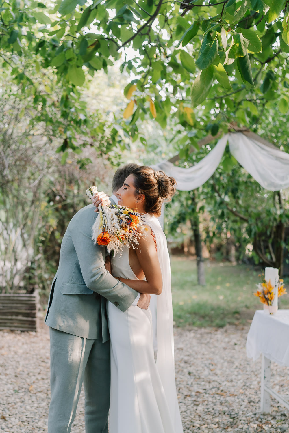 Ceremonia în aer liber cu decor elegant, The Wedding House, fotograf București