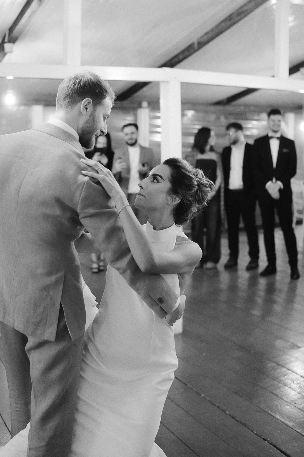 Primul dans al mirilor în grădina The Wedding House, fotograf nuntă București