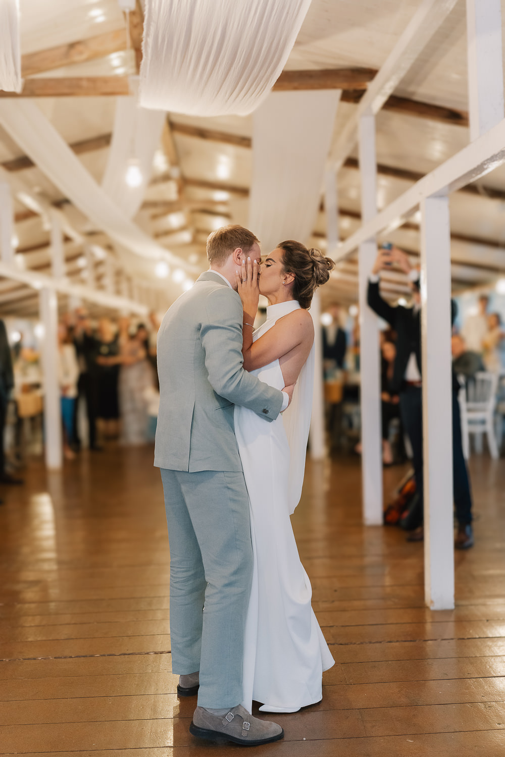Primul dans al mirilor în grădina The Wedding House, fotograf nuntă București